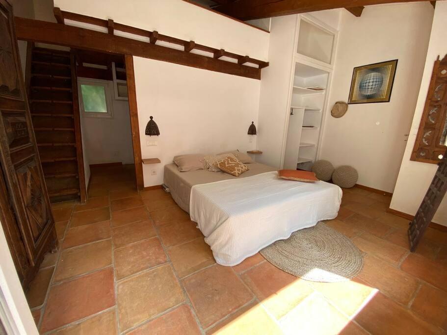 Petit Mas Calme Typique Du Sud ! Villa Valergues Eksteriør billede